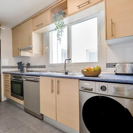 Apartment Modern / Quiet 3 Bdrs Flat In The Heart Of