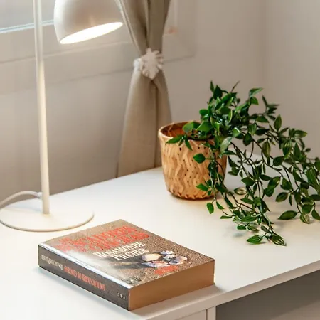 Apartamento Modern / Quiet 3 Bdrs Flat In The Heart Of *